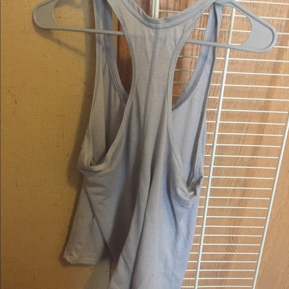 Under armor tank top - Picture 3 of 3